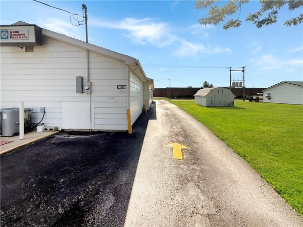 Listing Image #2 - Others for sale at 202 W Edgar Ave, Casey IL 62420 Listing Image #2 - Others for sale at 202 W Edgar Ave, Casey IL 62420