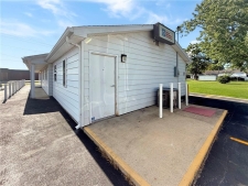 Listing Image #3 - Others for sale at 202 W Edgar Ave, Casey IL 62420