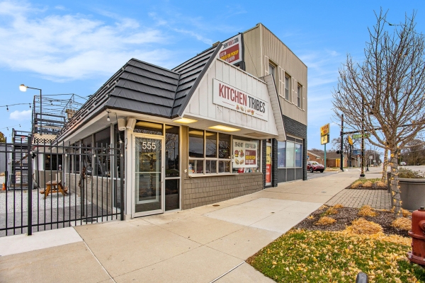 Listing Image #3 - Retail for sale at 555 Phoenix Street, South Haven MI 49090 Listing Image #3 - Retail for sale at 555 Phoenix Street, South Haven MI 49090