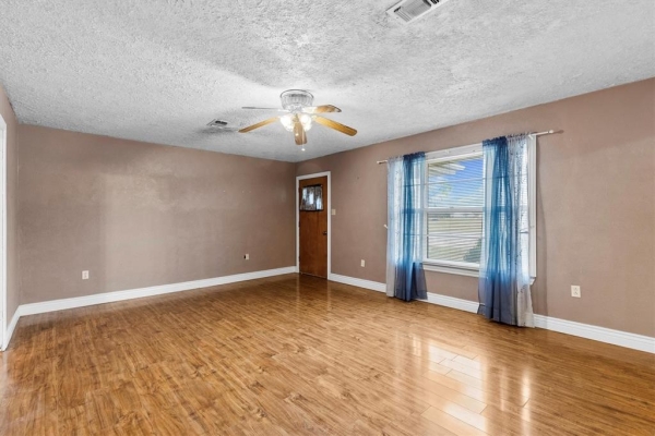 Listing Image #2 - Office for sale at 2110 E Melissa Road, Melissa TX 75454