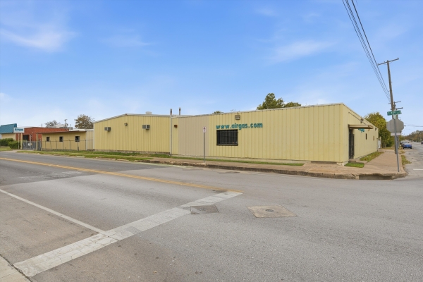 Listing Image #1 - Industrial for sale at 501 S 11th St, Waco TX 76706