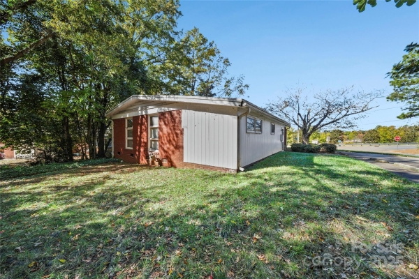 Listing Image #2 - Office for sale at 738 Pierson Drive, Charlotte NC 28205