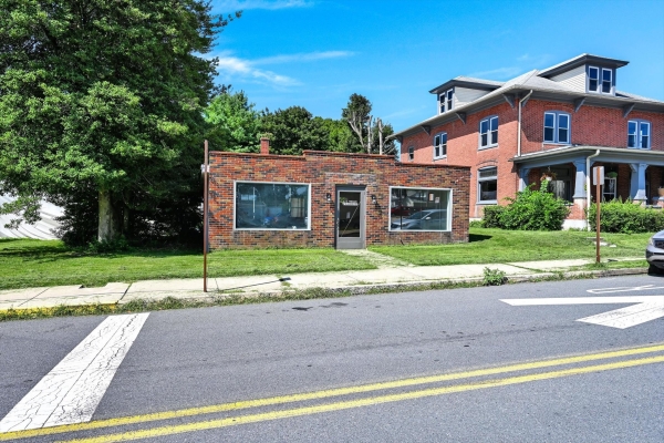 Listing Image #1 - Retail for sale at 26 N Main St, Topton PA 19562
