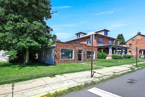 Listing Image #2 - Retail for sale at 26 N Main St, Topton PA 19562