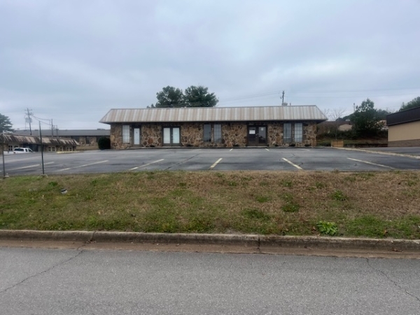 Listing Image #2 - Office for sale at 239 Azalea Dr., Florence AL 35630 Listing Image #2 - Office for sale at 239 Azalea Dr., Florence AL 35630