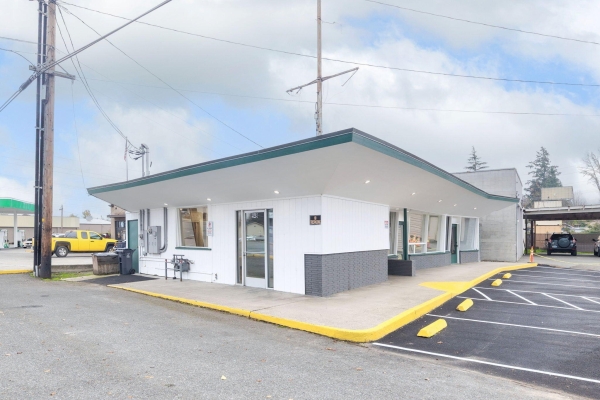 Listing Image #1 - Others for sale at 949 Rogue River Highway, Grants Pass OR 97527 Listing Image #1 - Others for sale at 949 Rogue River Highway, Grants Pass OR 97527