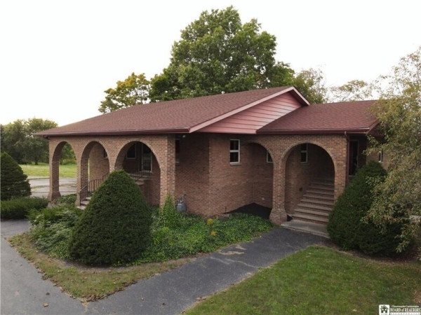Listing Image #1 - Multi-Use for sale at 3152 E Main Rd, Dunkirk NY 14048