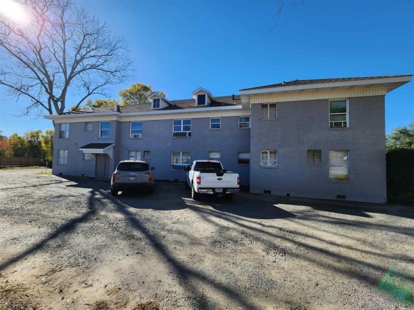Listing Image #2 - Multi-family for sale at 411 W. Cedar, El Dorado AR 71730