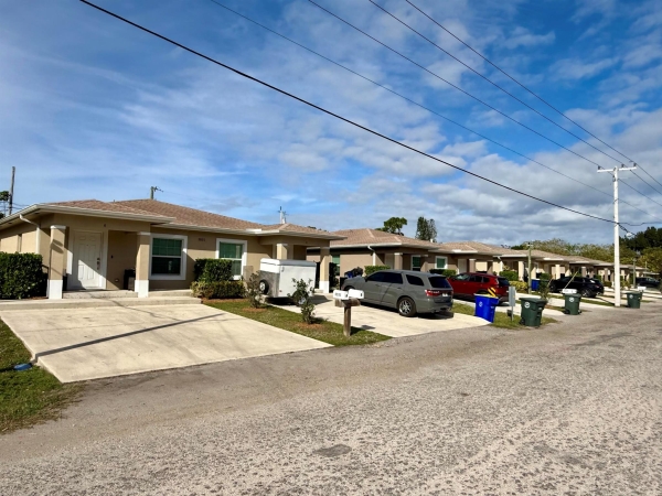 Listing Image #1 - Multi-family for sale at 3531 S 7th S Street, Fort Pierce FL 34982