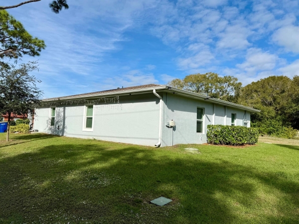 Listing Image #3 - Multi-family for sale at 3531 S 7th S Street, Fort Pierce FL 34982