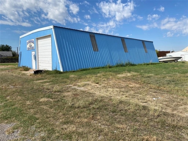 Listing Image #2 - Others for sale at 516 W C Street, Eldorado OK 73537