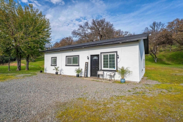 Listing Image #2 - Others for sale at 18670 Farris Street, Red Bluff CA 96080