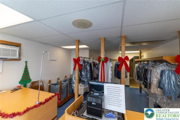 Listing Image #2 - Others for sale at 229 S Robinson Avenue, Pen Argyl Boro PA 18072