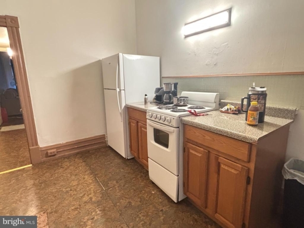 Listing Image #3 - Multi-family for sale at 822 N 5th Street, Reading PA 19601