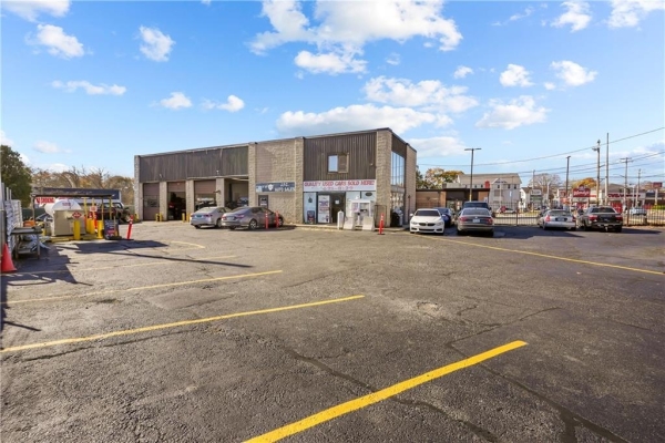 Listing Image #2 - Others for sale at 904 Manton Avenue, Providence RI 02909