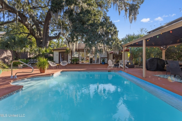 Listing Image #1 - Multi-family for sale at 128 Lee Street, Biloxi MS 39530