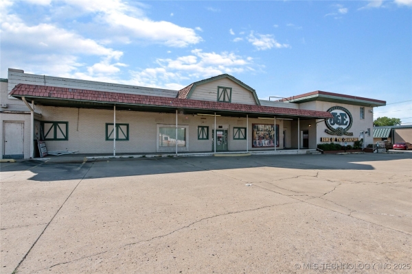 Listing Image #1 - Others for sale at 1509 N Main Street, Muskogee OK 74401