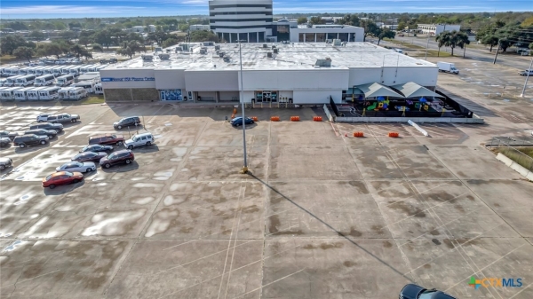 Listing Image #1 - Others for sale at 1309 E Red River, Victoria TX 77901