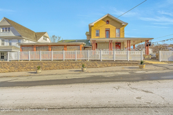 Listing Image #2 - Others for sale at 411 Chestnut Street, Dunmore PA 18512