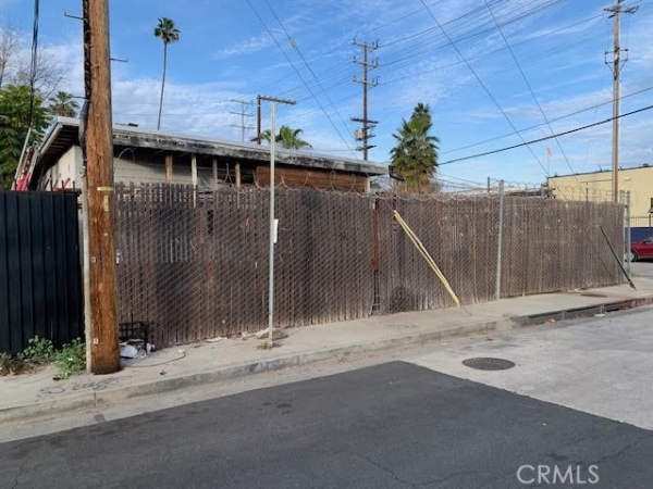 Listing Image #2 - Others for sale at 6103 Tyrone, Van Nuys CA 91401