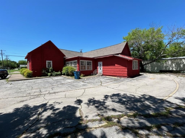 Listing Image #3 - Office for sale at 605 S Washington Street, Kaufman TX 75142