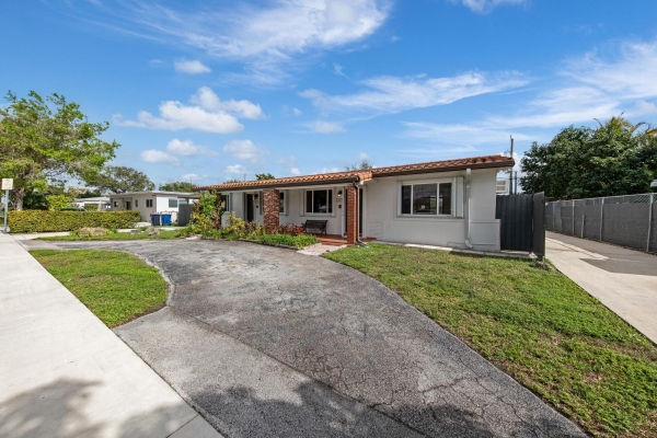 Listing Image #2 - Multi-family for sale at 1035-1037 SW 76th Ave, Miami FL 33144 Listing Image #2 - Multi-family for sale at 1035-1037 SW 76th Ave, Miami FL 33144