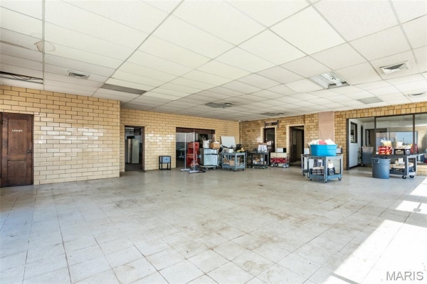 Listing Image #3 - Others for sale at 2726 E Broadway, Alton IL 62002