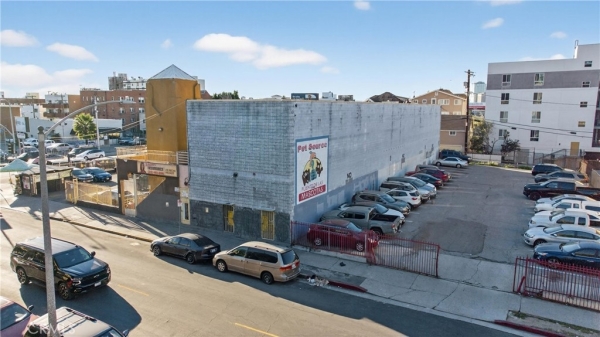 Listing Image #3 - Office for sale at 1833 W 8th Street, Los Angeles CA 90057