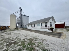 Listing Image #2 - Office for sale at 201 Main St, Wapella IL 61777