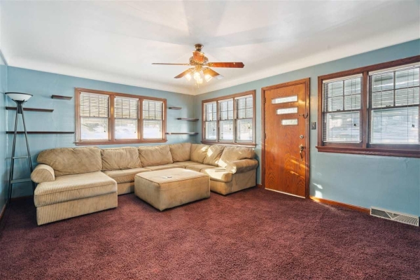 Listing Image #3 - Others for sale at 1200 33rd St Se, Cedarrapids IA 52403 Listing Image #3 - Others for sale at 1200 33rd St Se, Cedarrapids IA 52403