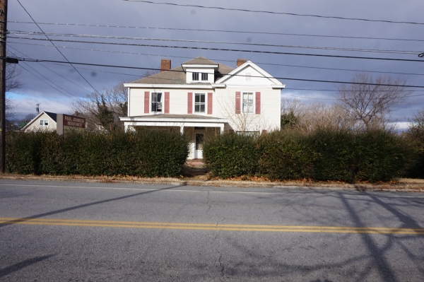 Listing Image #1 - Office for sale at 3219-3209 Fort Ave, Lynchburg VA 24501