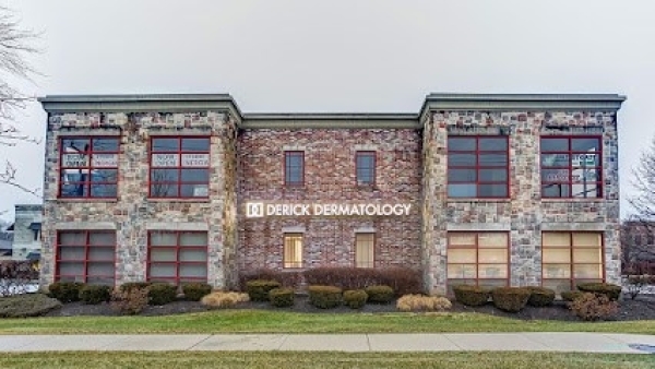 Listing Image #1 - Office for sale at 816/820 W Bartlett Rd, Bartlett IL 60103