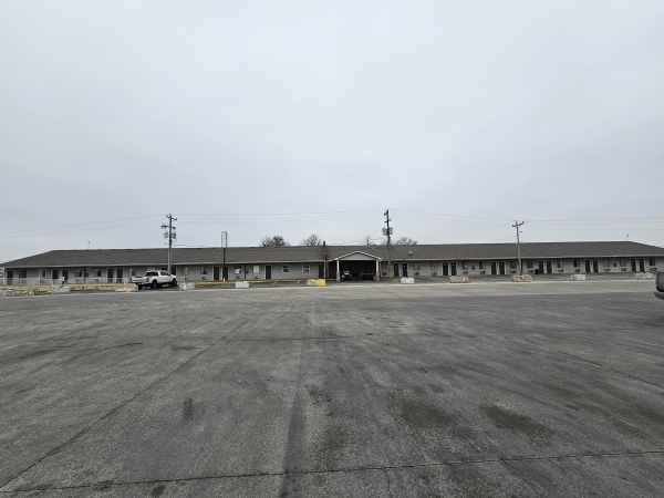 Listing Image #2 - Hotel for sale at 1920 Bob F Griffin Rd, Cameron MO 64429