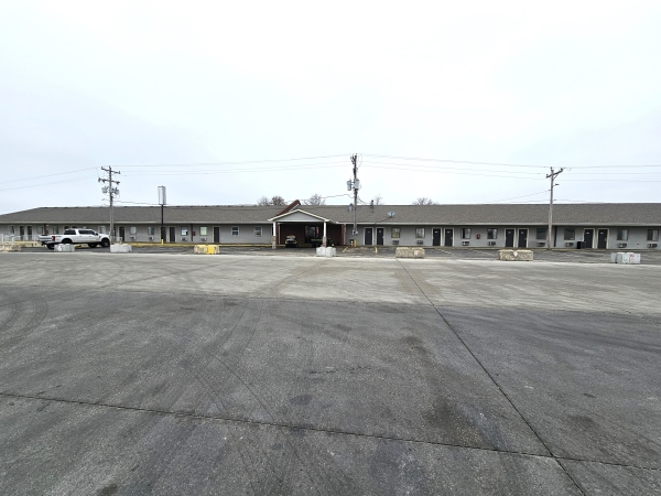 Listing Image #3 - Hotel for sale at 1920 Bob F Griffin Rd, Cameron MO 64429