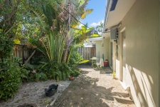 Listing Image #3 - Multi-family for sale at 5230 NE 14 WAY, FORT LAUDERDALE FL 33334