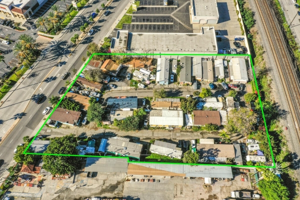 Listing Image #1 - Multi-family for sale at 8527 Whittier Blvd, Pico Rivera CA 90660