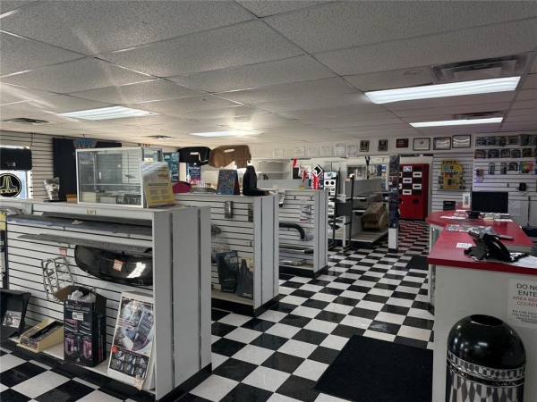 Listing Image #2 - Others for sale at 1704 N Harrison Street, Shawnee OK 74804