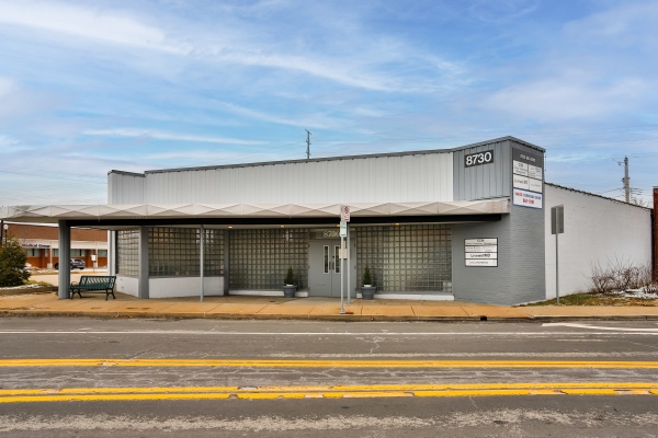Listing Image #1 - Office for sale at 8730 Big Bend Blvd, Webster Groves MO 63119