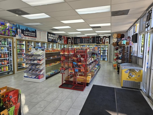 Listing Image #3 - Others for sale at 37740 N Sheridan Road, Beach Park IL 60087