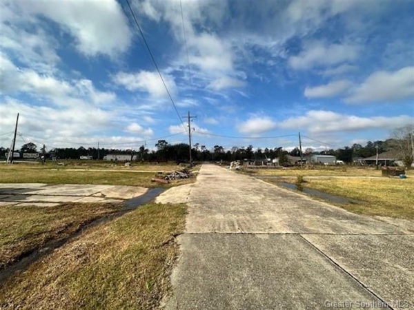 Listing Image #3 - Others for sale at 7864 Nelson Road, Lake Charles LA 70605 Listing Image #3 - Others for sale at 7864 Nelson Road, Lake Charles LA 70605