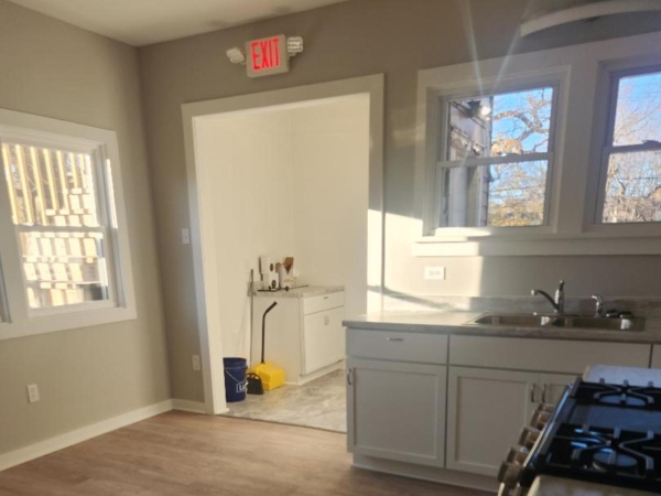 Listing Image #3 - Multi-family for sale at 345 Augusta Avenue, Dekalb IL 60115