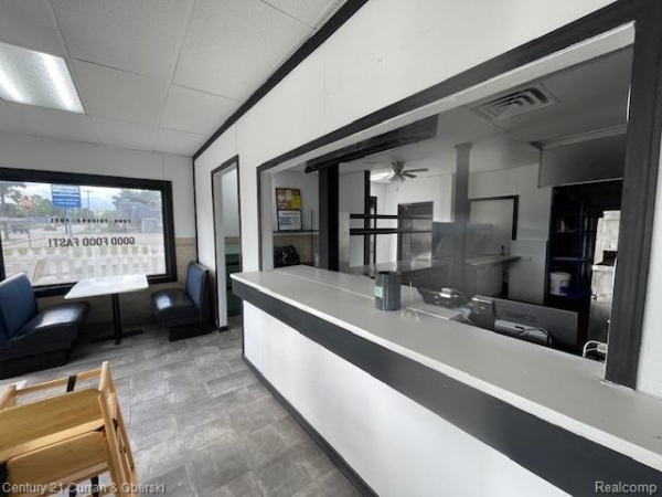 Listing Image #3 - Others for sale at 2548 Elizabeth Lake Road, Waterford Charter Township MI 48328