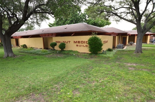 Listing Image #1 - Office for sale at 2241 Peggy Lane E, Garland TX 75042
