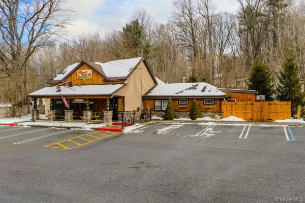 Listing Image #2 - Retail for sale at 809 Bloomingburg Road, Bloomingburg NY 12721