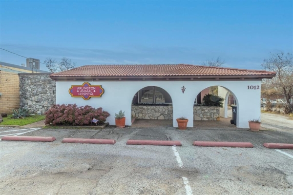 Listing Image #1 - Others for sale at 1012 W Division Street, Arlington TX 76012