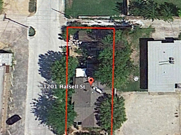 Listing Image #3 - Retail for sale at 1201 Halsell Street, Bridgeport TX 76426