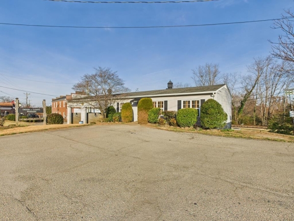 Listing Image #1 - Others for sale at 1097 Main Street, Dillwyn VA 23936
