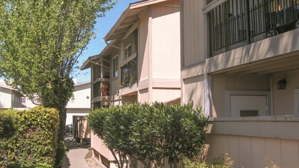 Listing Image #3 - Multi-family for sale at 1217 Dana Drive, Fairfield CA 94533