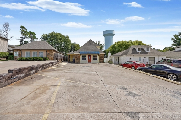 Listing Image #3 - Office for sale at 4940 E 73rd St S, Tulsa OK 74136