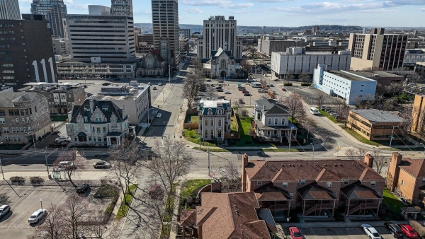 Listing Image #2 - Office for sale at 208 W Monument Ave, Dayton OH 45402